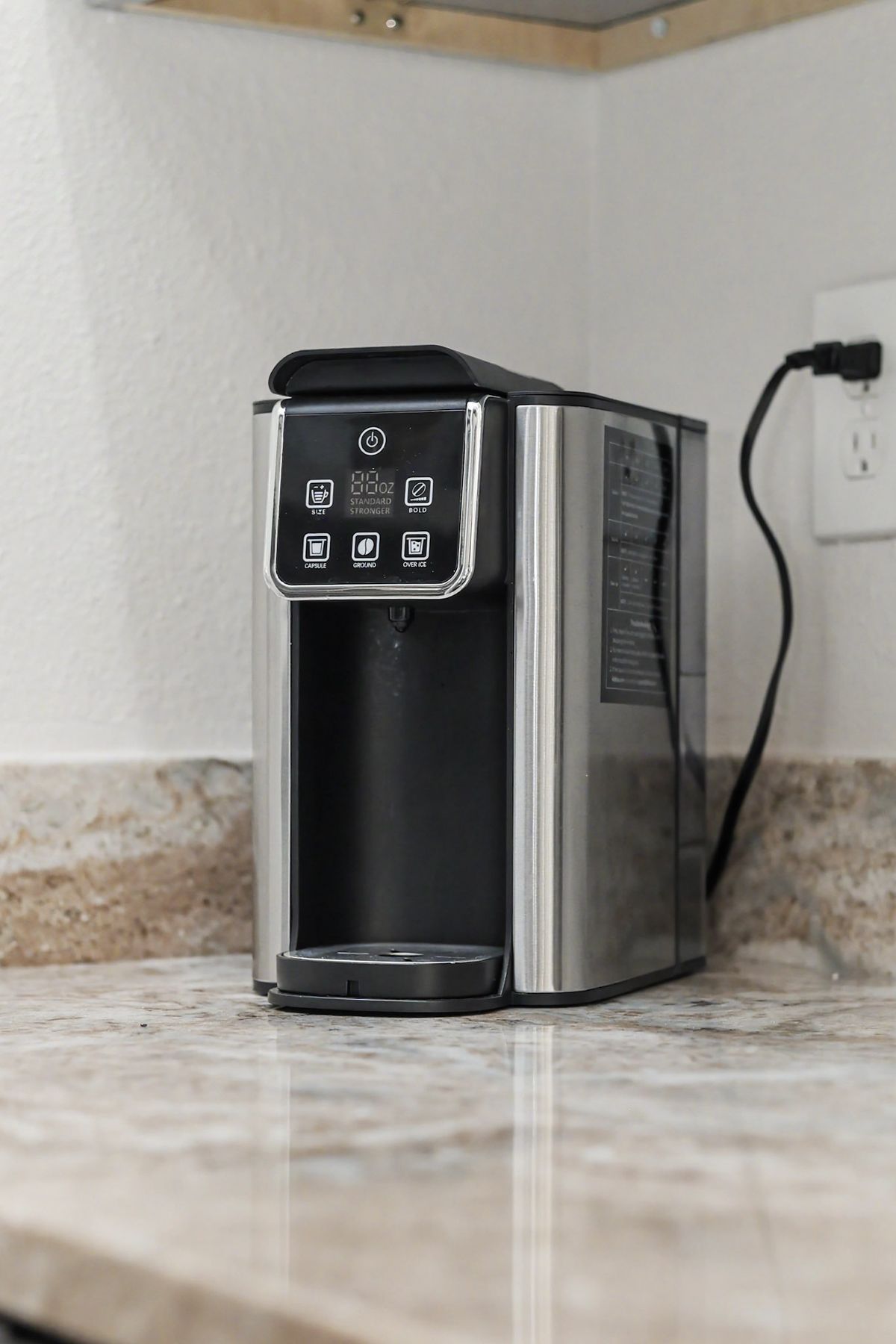 Counter-top ice maker at The Rusty Hook Riverhouse, Old Homosassa, Florida
